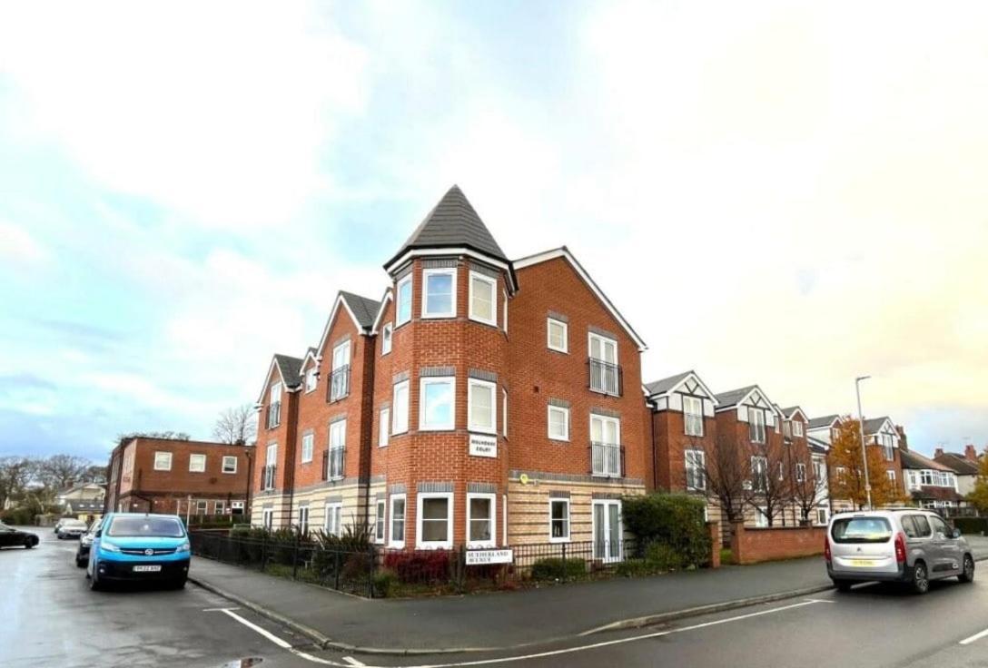 2 Bed, 2 Bath Apartment In Roundhay Leeds  Luaran gambar